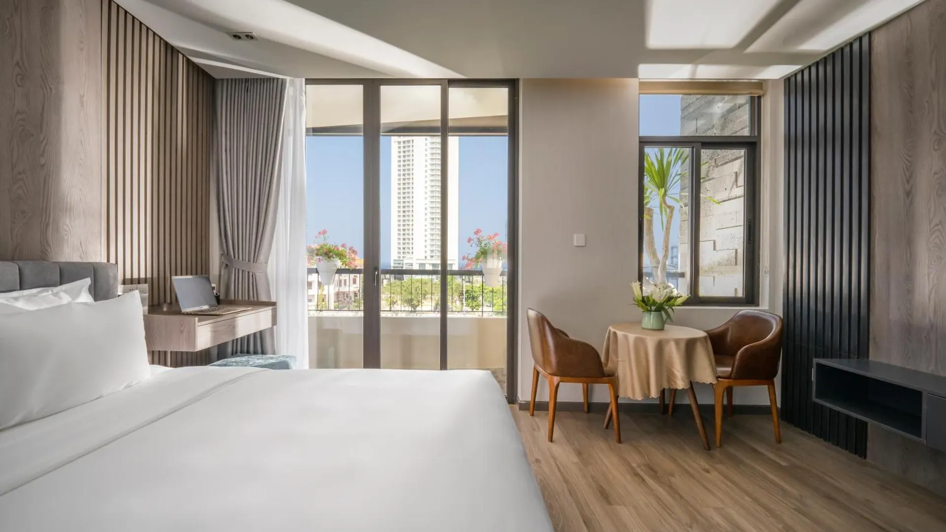 Tashi Ocean Hotel & Apartment Da Nang - Free Gym Access 4*,